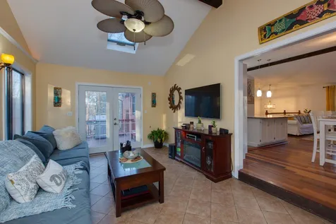 8 Maxwell Drive Derry NH 03038