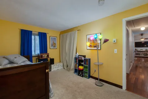 8 Maxwell Drive Derry NH 03038