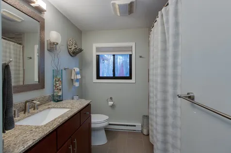 8 Maxwell Drive Derry NH 03038