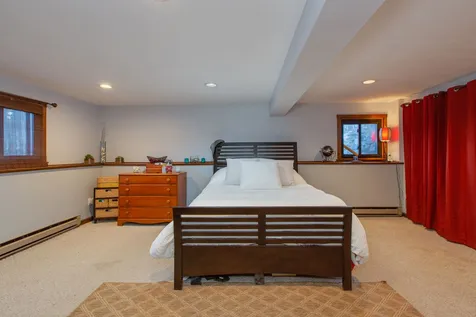 8 Maxwell Drive Derry NH 03038