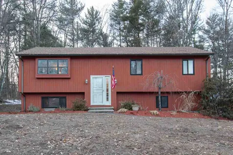 8 Maxwell Drive Derry NH 03038