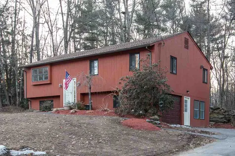 8 Maxwell Drive Derry NH 03038