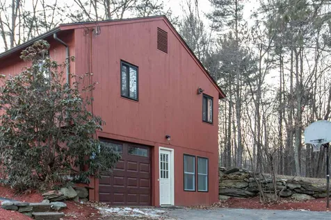 8 Maxwell Drive Derry NH 03038