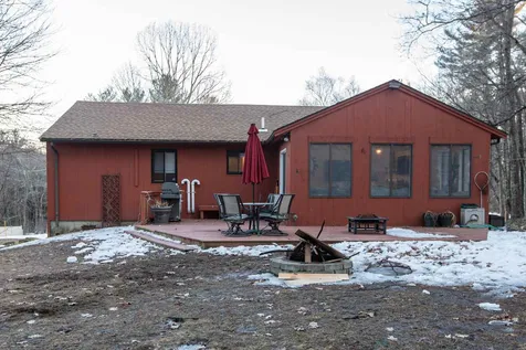 8 Maxwell Drive Derry NH 03038