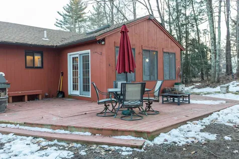 8 Maxwell Drive Derry NH 03038