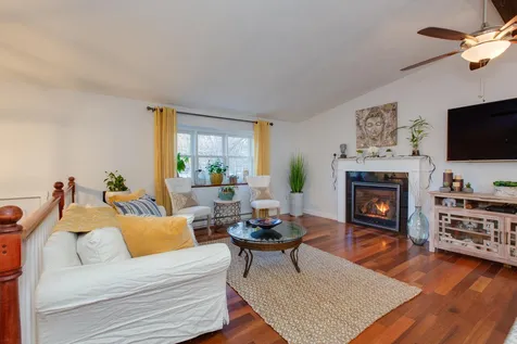 8 Maxwell Drive Derry NH 03038