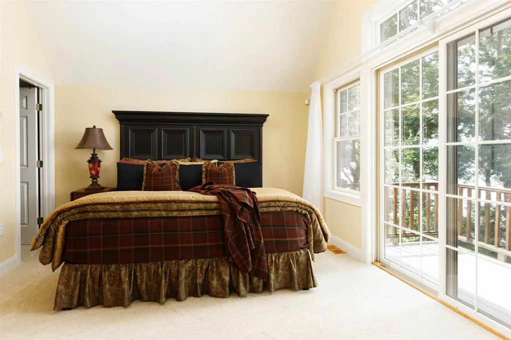 124 Broadside Road Wolfeboro NH 03894