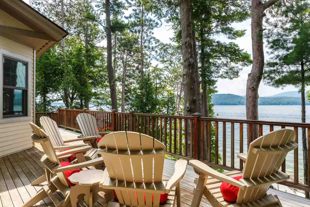 124 Broadside Road Wolfeboro NH 03894