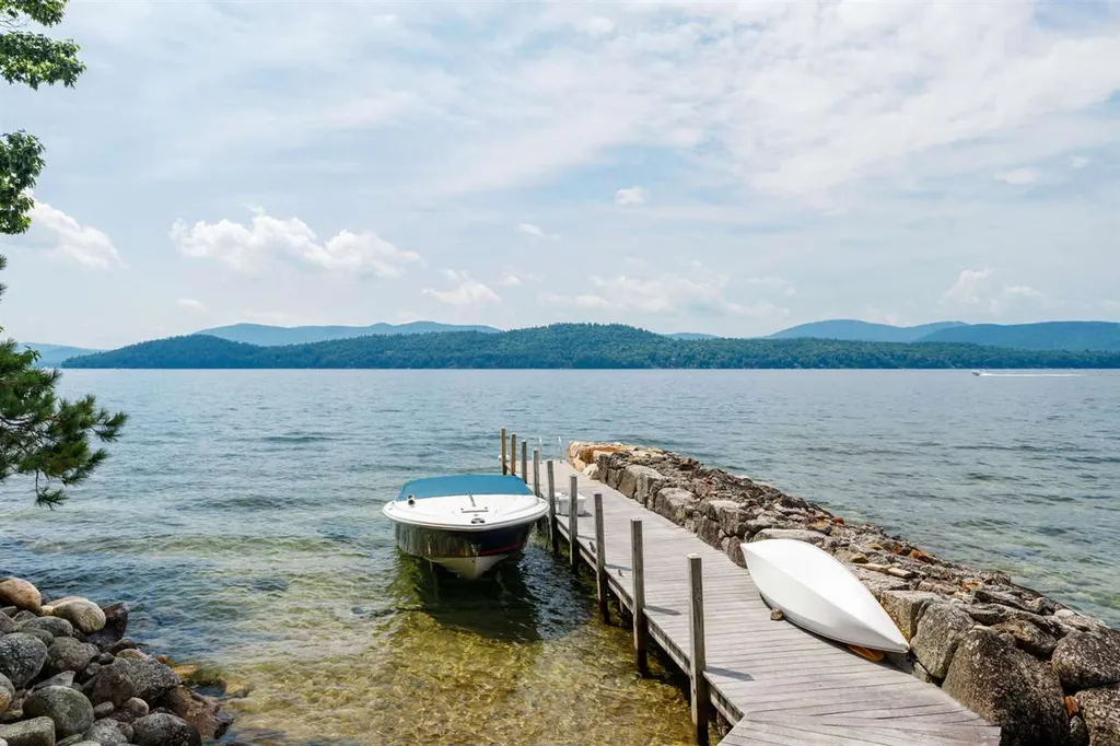 124 Broadside Road Wolfeboro NH 03894