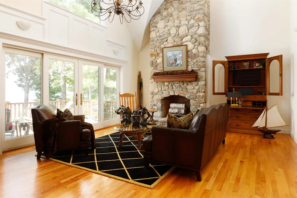 124 Broadside Road Wolfeboro NH 03894