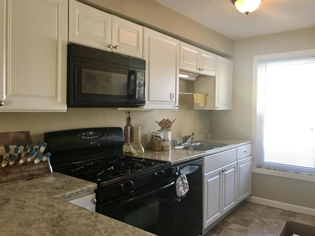 40 Potter Place Enfield NH 03748