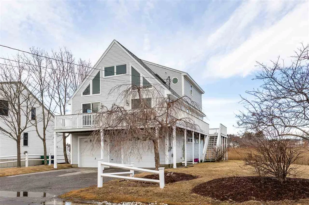 20 Gentian Road Hampton NH 03842