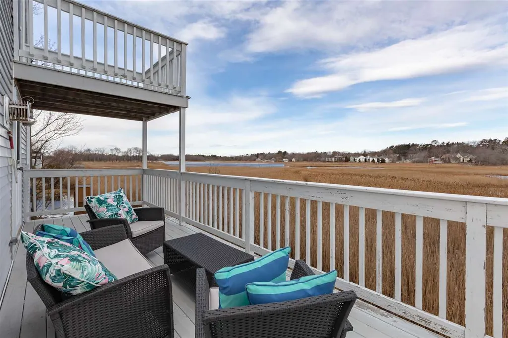 20 Gentian Road Hampton NH 03842