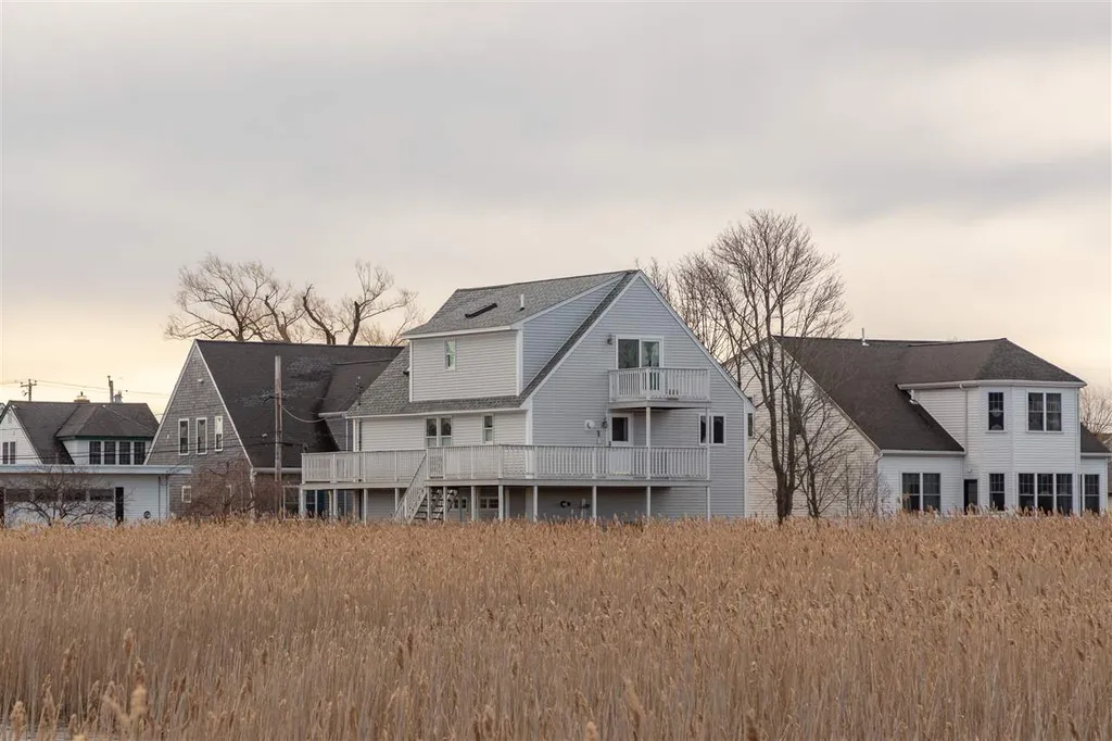 20 Gentian Road Hampton NH 03842