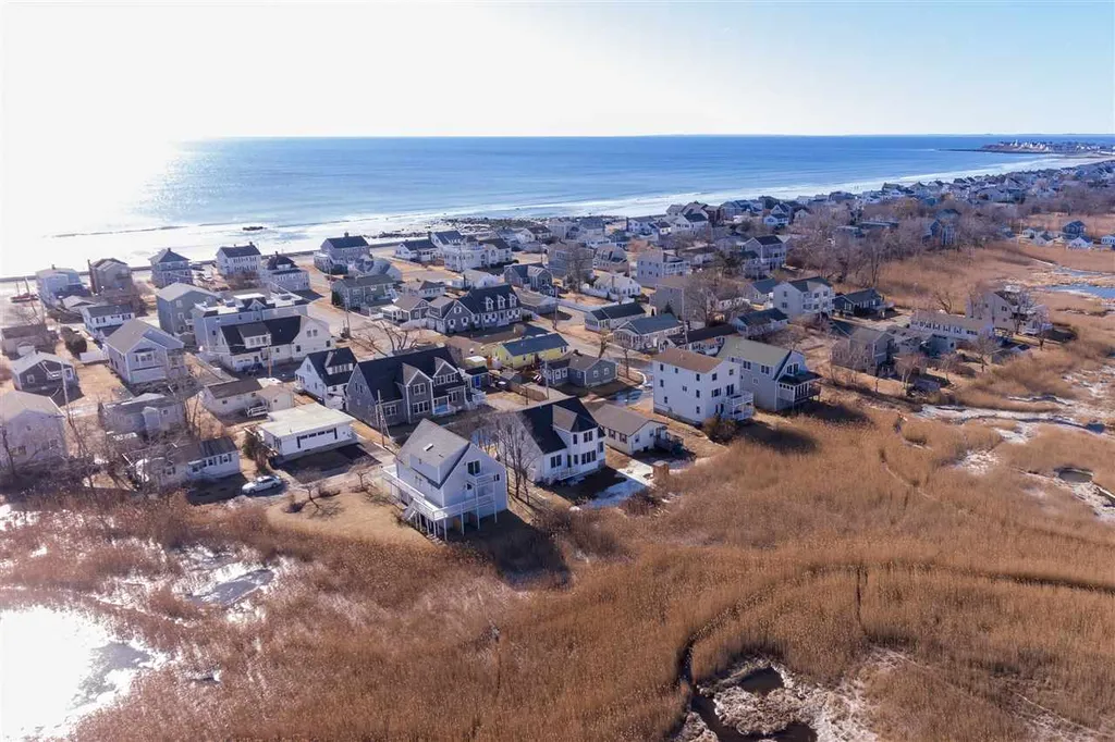 20 Gentian Road Hampton NH 03842