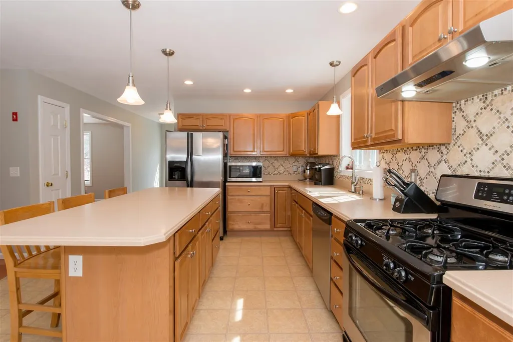 93 Cherub Drive Farmington NH 03835