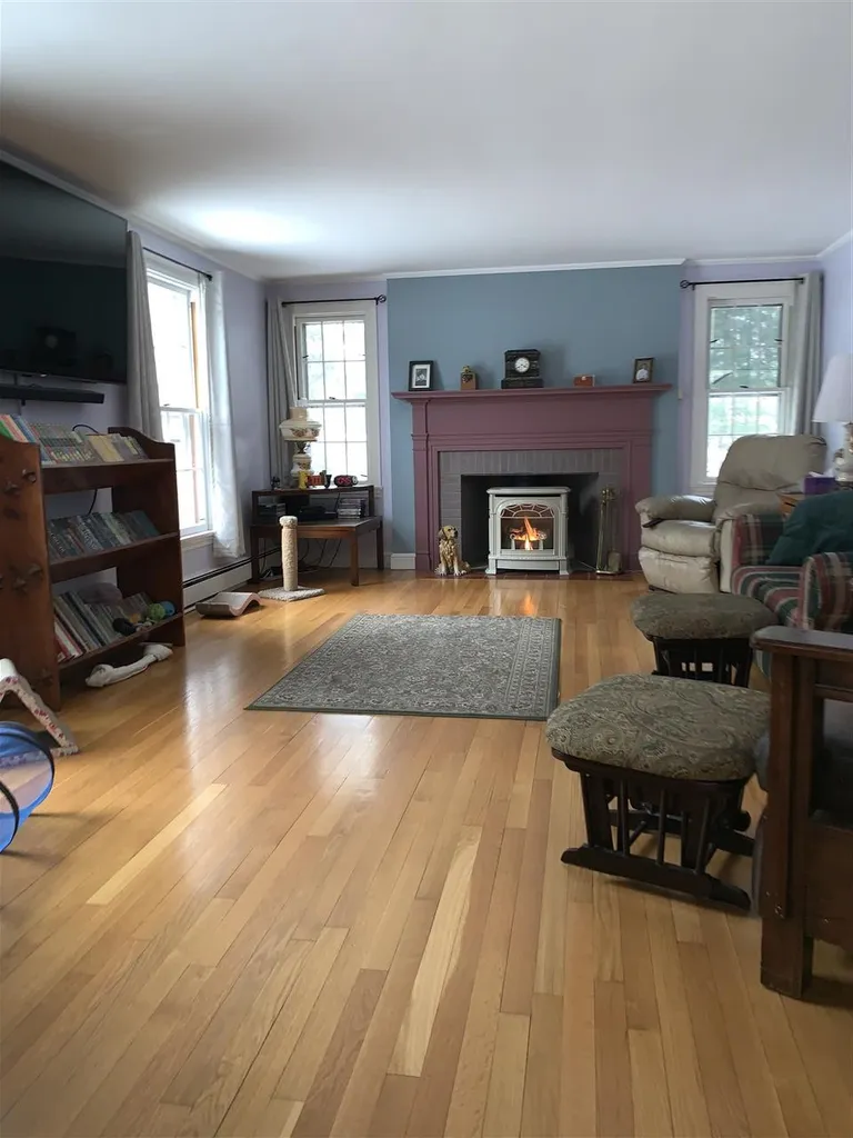 184 Main Street New Hampton NH 03256
