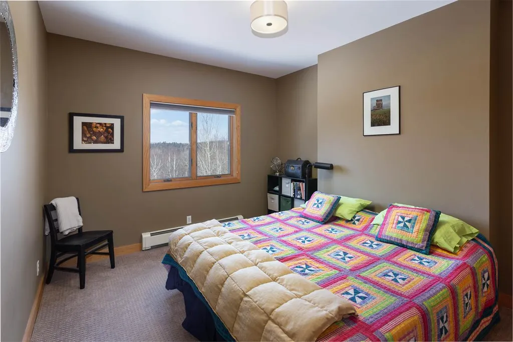 6 Heather Lane Hanover NH 03755