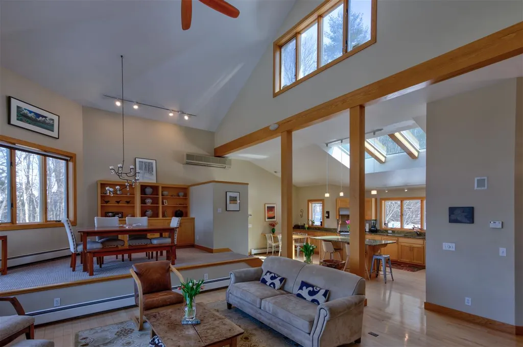 6 Heather Lane Hanover NH 03755