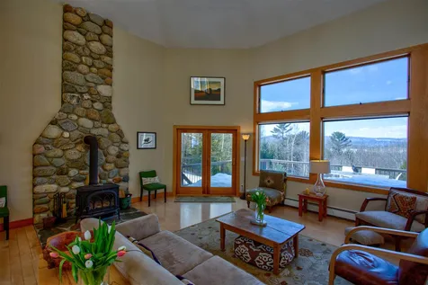 6 Heather Lane Hanover NH 03755