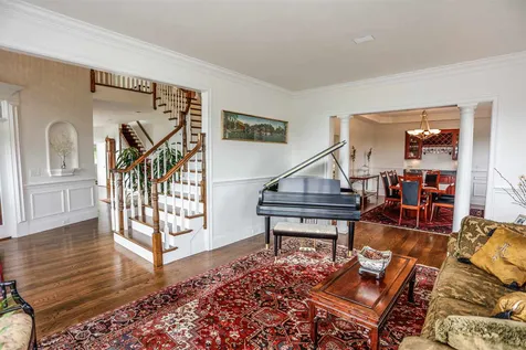 9 Burgundy Terrace Bedford NH 03110