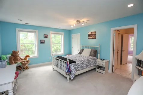 9 Burgundy Terrace Bedford NH 03110