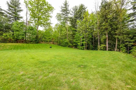9 Burgundy Terrace Bedford NH 03110