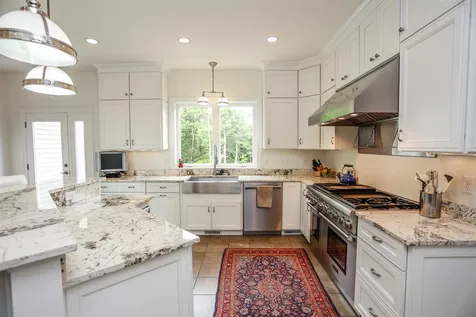 9 Burgundy Terrace Bedford NH 03110