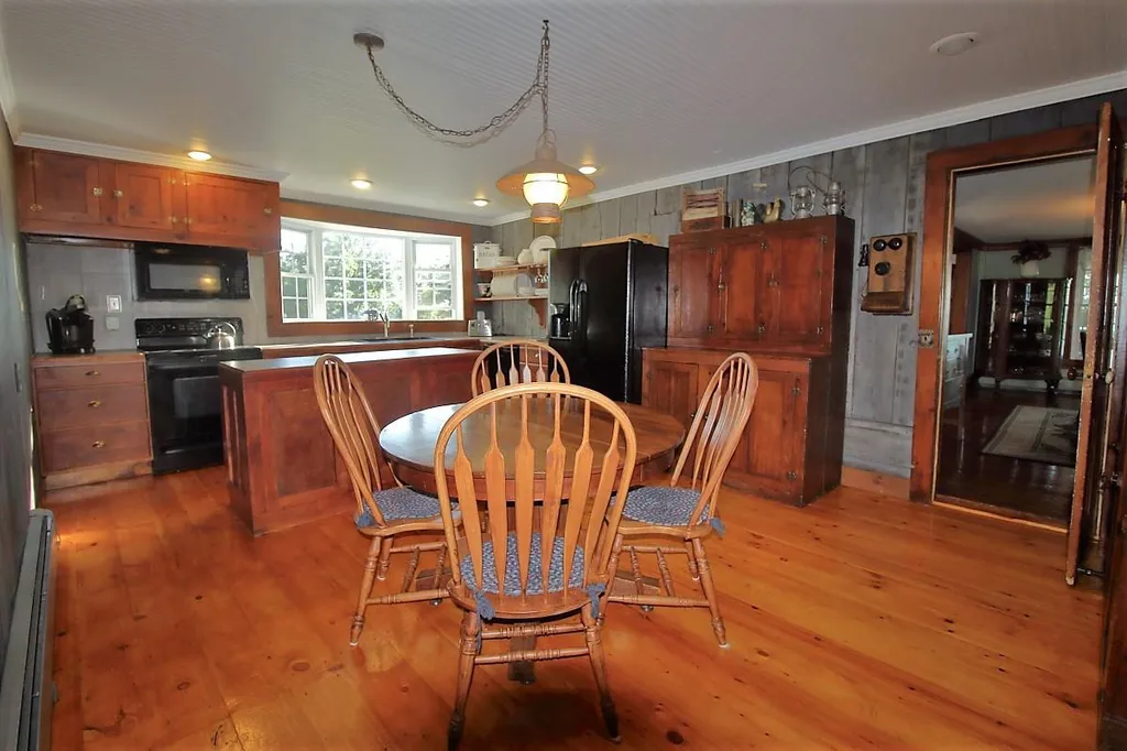 3077 West Shore Road Isle La Motte VT 05463