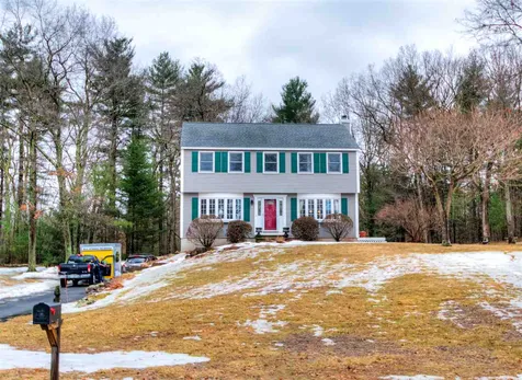 9 Greenwich Road Litchfield NH 03052