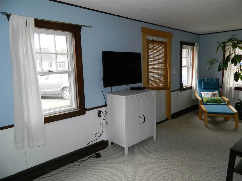 196 Pine Street Laconia NH 03246