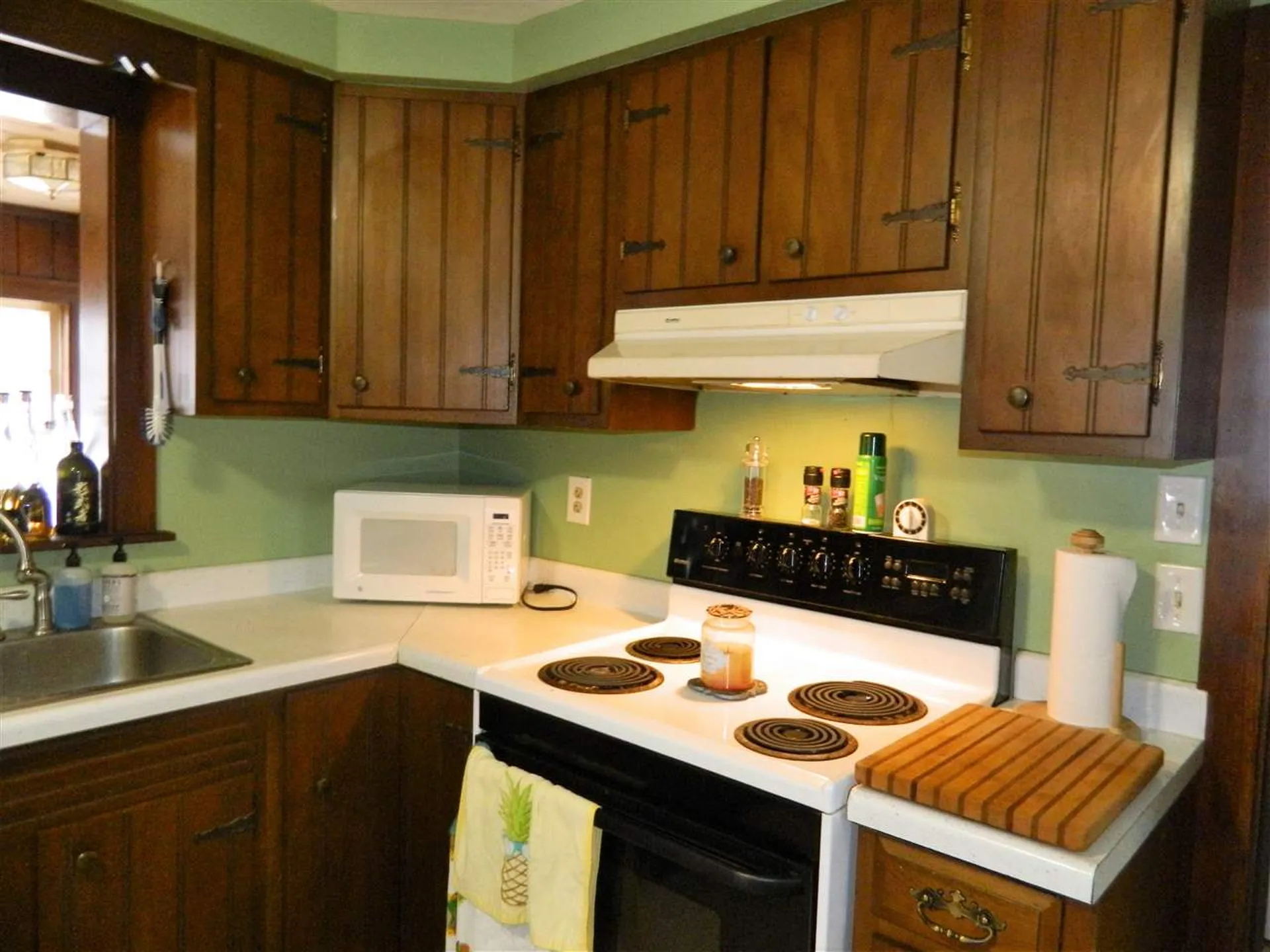 196 Pine Street Laconia NH 03246