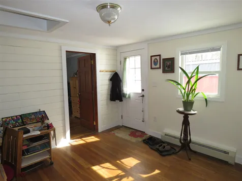 22 W Main Street Newton NH 03858
