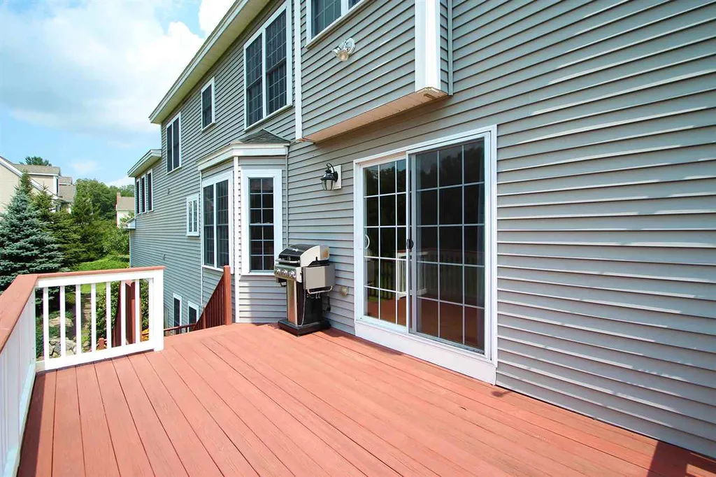 40 Thurston Drive Lee NH 03861