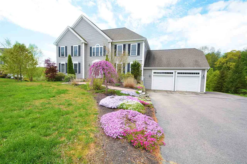 40 Thurston Drive Lee NH 03861