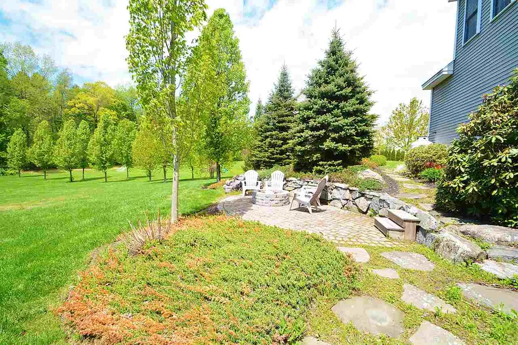 40 Thurston Drive Lee NH 03861