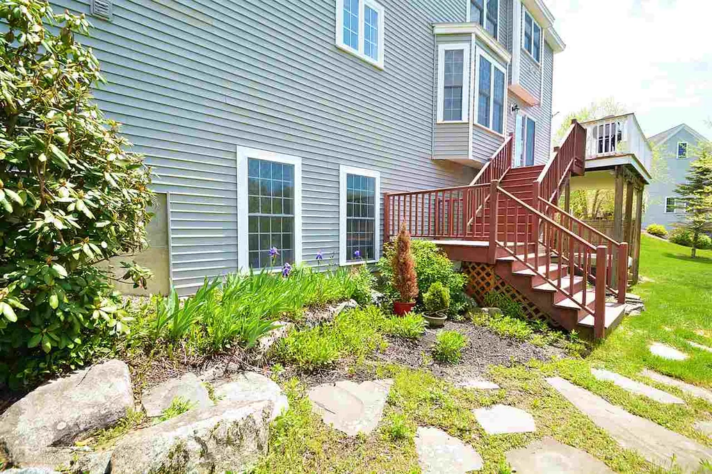 40 Thurston Drive Lee NH 03861