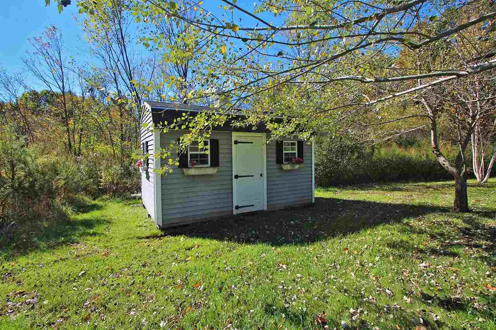 40 Thurston Drive Lee NH 03861