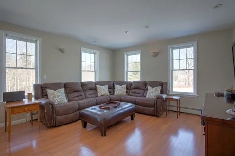 1 Surrey Lane Durham NH 03824