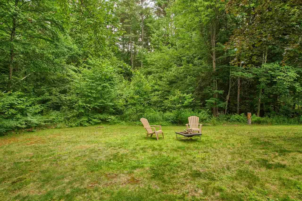 32 Sandy Knoll Drive Auburn NH 03032