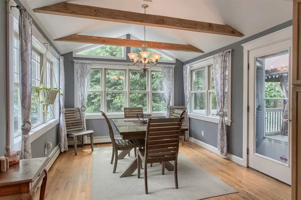 32 Sandy Knoll Drive Auburn NH 03032