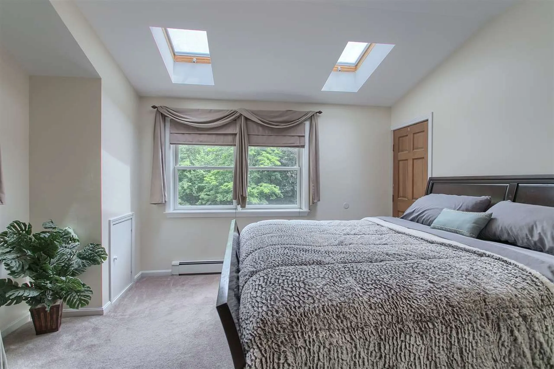 32 Sandy Knoll Drive Auburn NH 03032