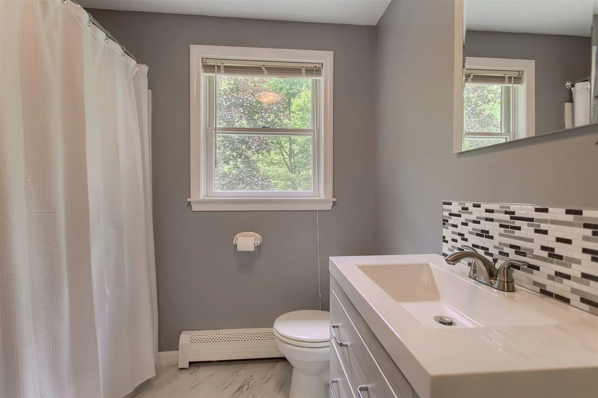 32 Sandy Knoll Drive Auburn NH 03032
