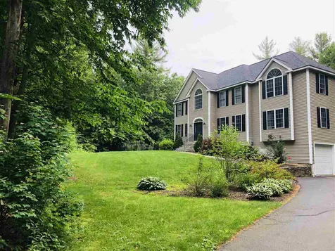 6 Moore Lane Exeter NH 03833