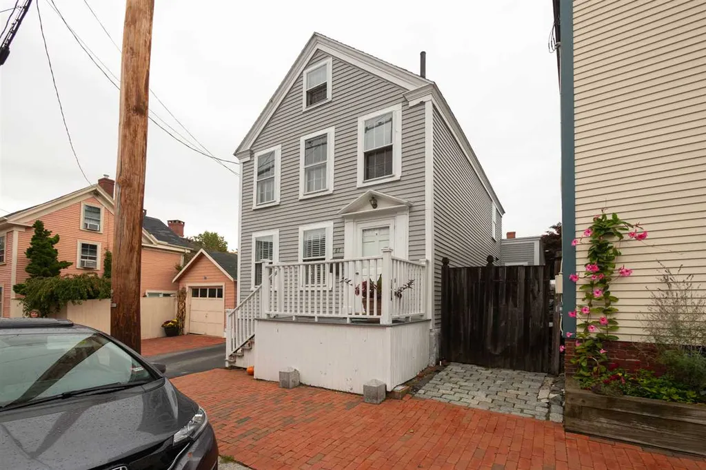 67 Gates Street Portsmouth NH 03801