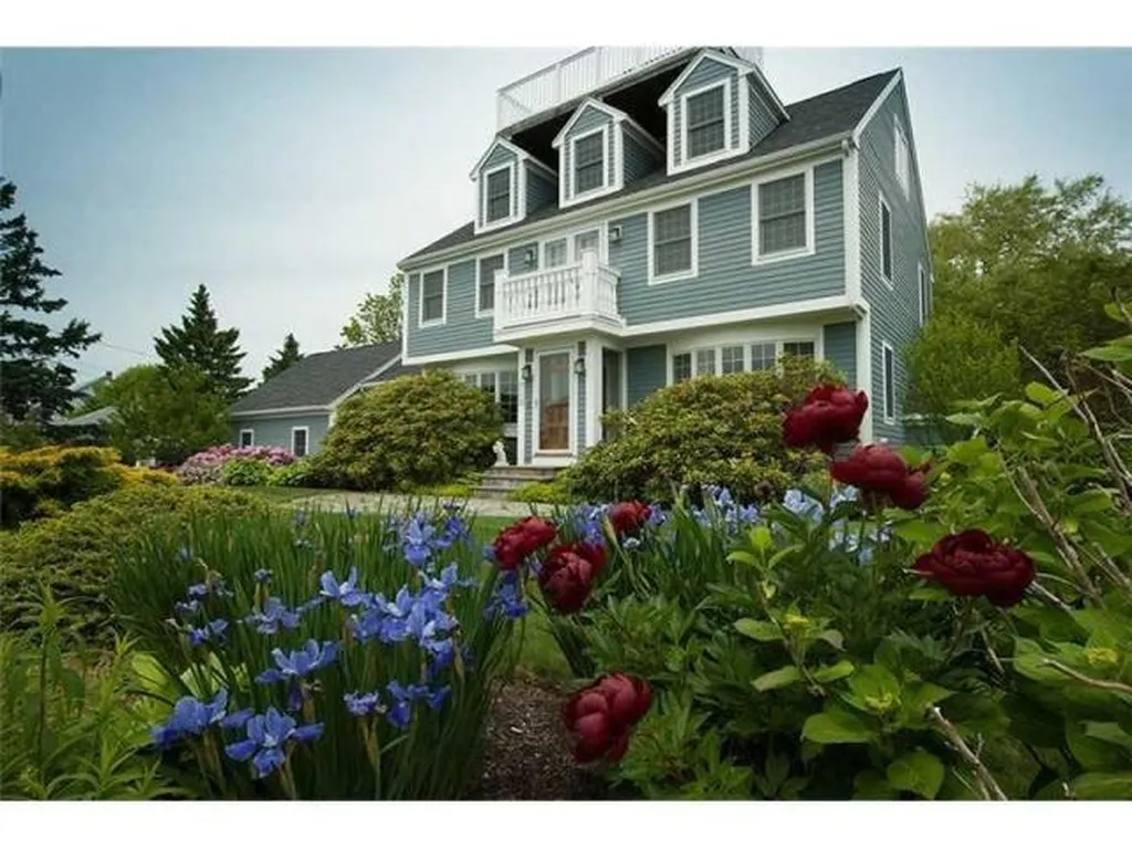 12 Dover Bluff Avenue York ME 03909