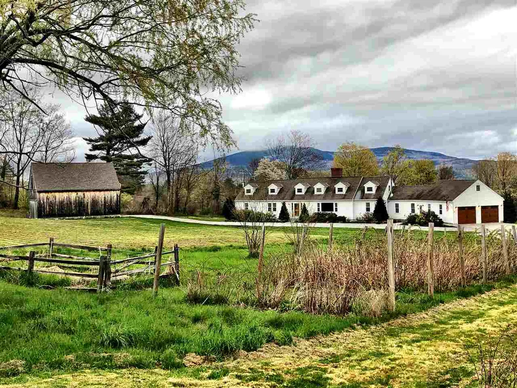 51 Rowell Hill Road New London NH 03257