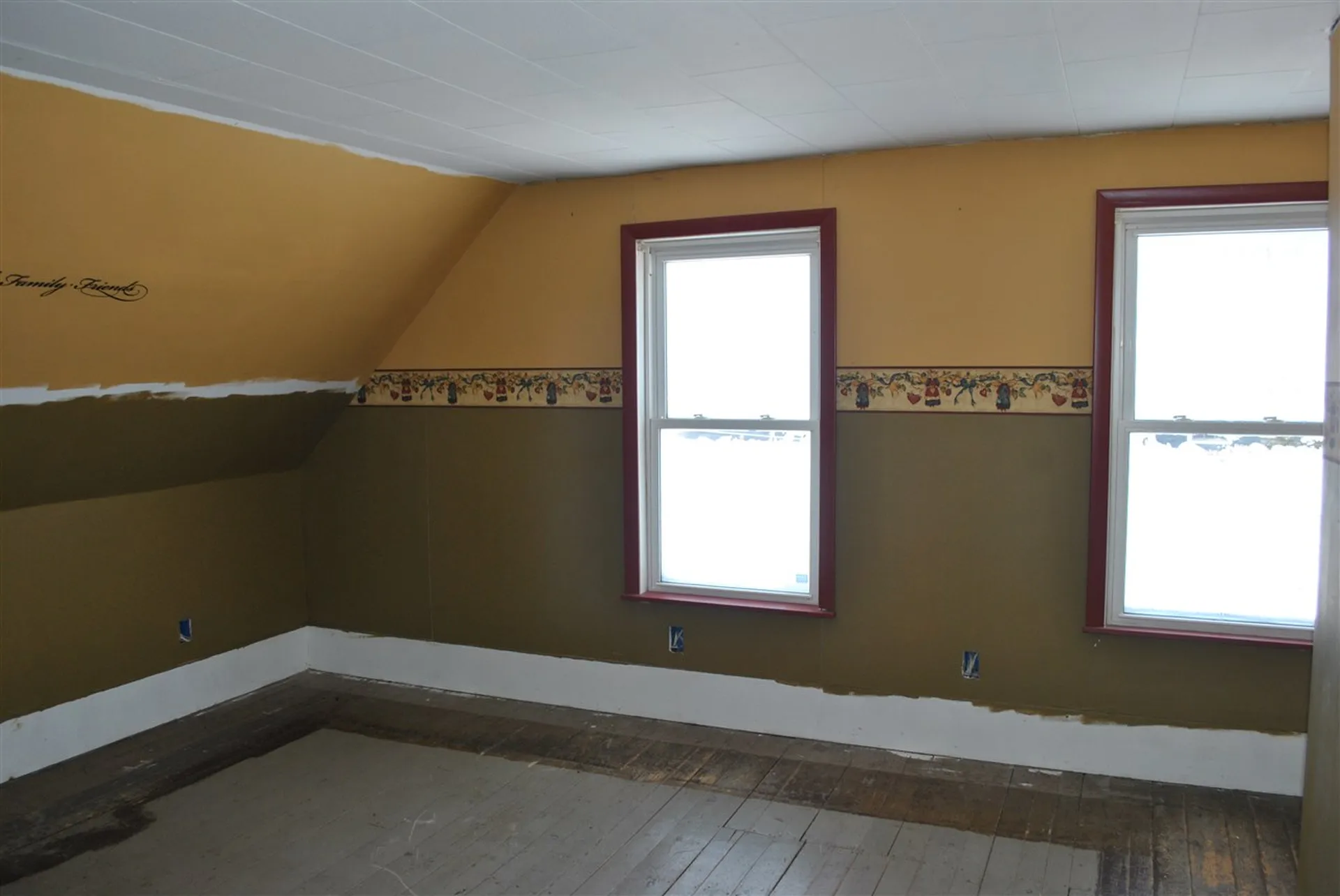 28 Spring Street Colebrook NH 03576