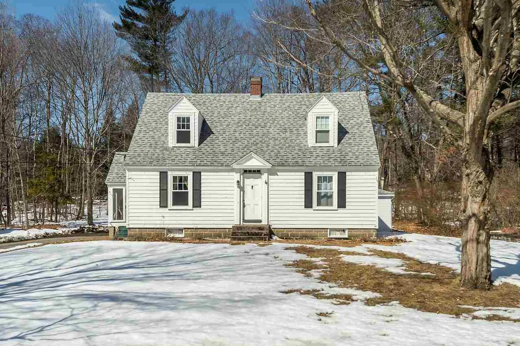 33 Edgewood Road Durham NH 03824