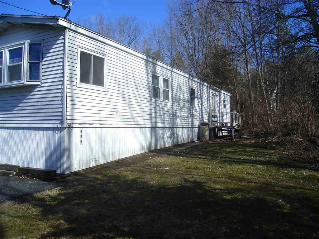 9 Lamprey River Park Newmarket NH 03857